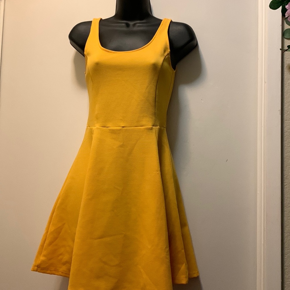 Divided by H&M- Mini yellow scoop neck sleeveless dress
